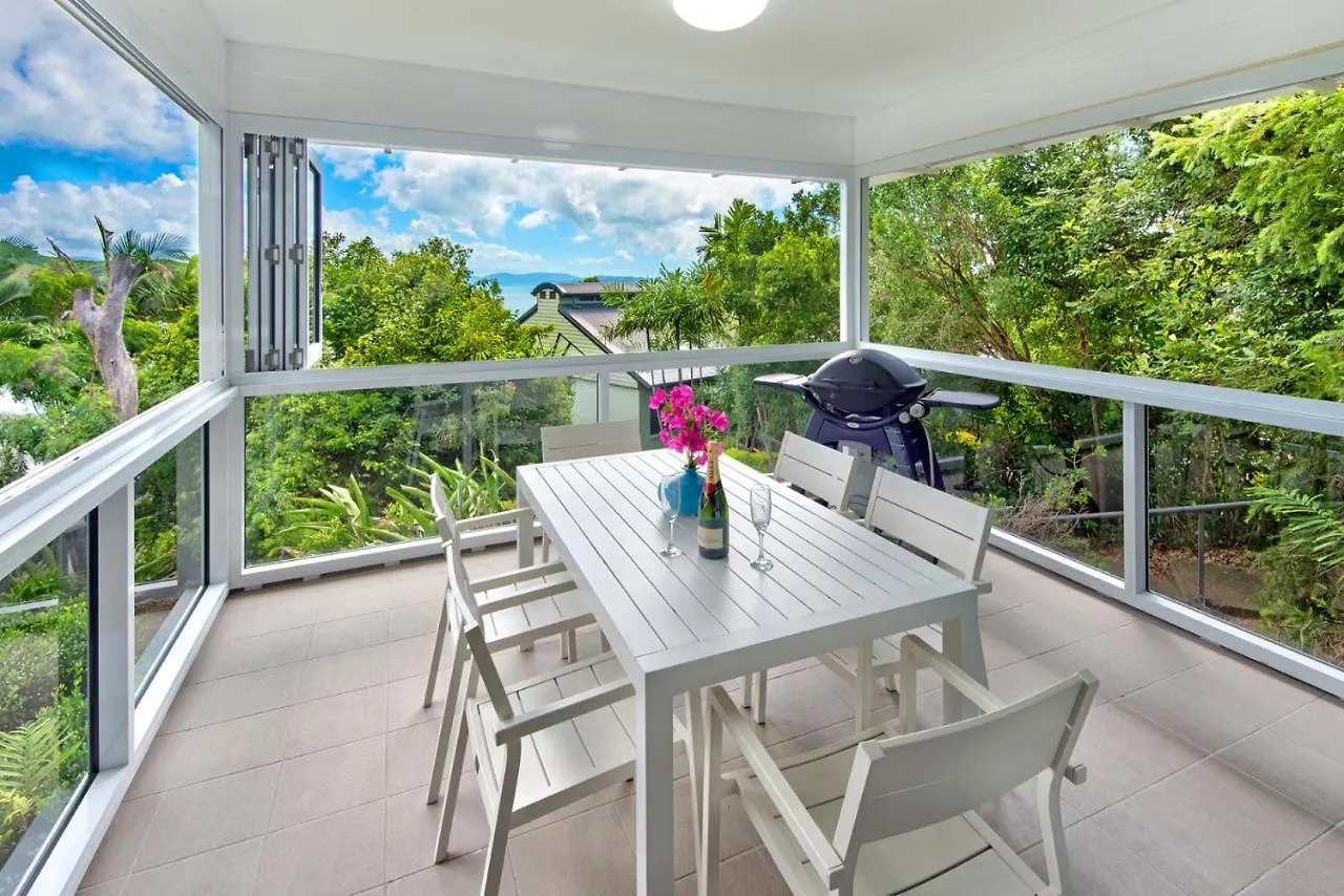 Oasis 1, 2 Bedroom, 1 Bathroom Apartment With Buggy! ハミルトン・アイランド